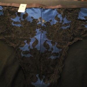 Nwt torrid sz 3 blue and black lace thong panties